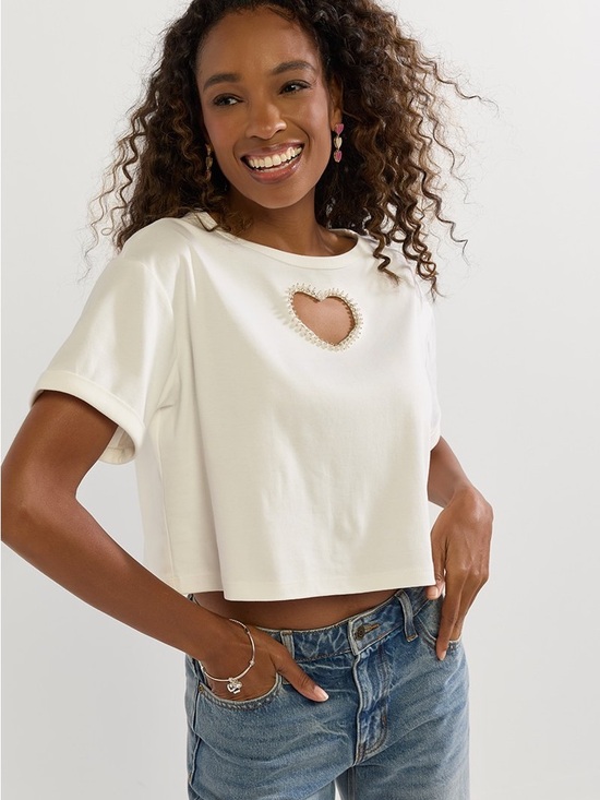 Francesca's Collections Tops - NWT- Francesca's Collections White Heart Cutout Cropped Tee